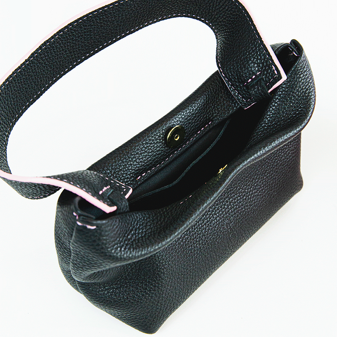 Elle Baguette - Pebbled Licorice